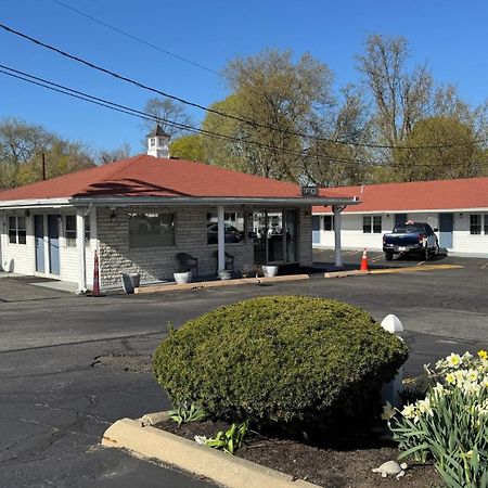 סאוגוס Chisholm'S Motor Inn מראה חיצוני תמונה