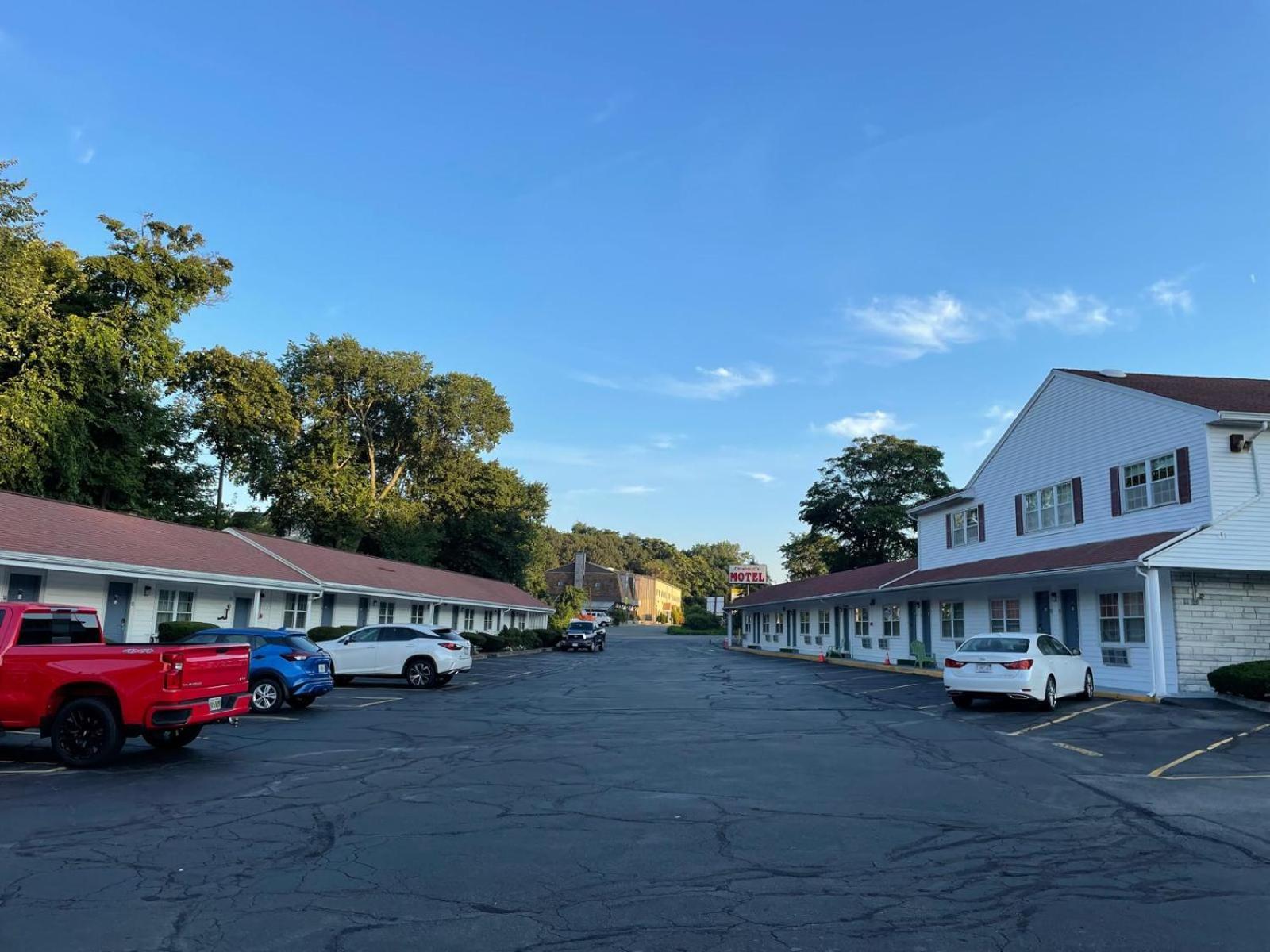 סאוגוס Chisholm'S Motor Inn מראה חיצוני תמונה