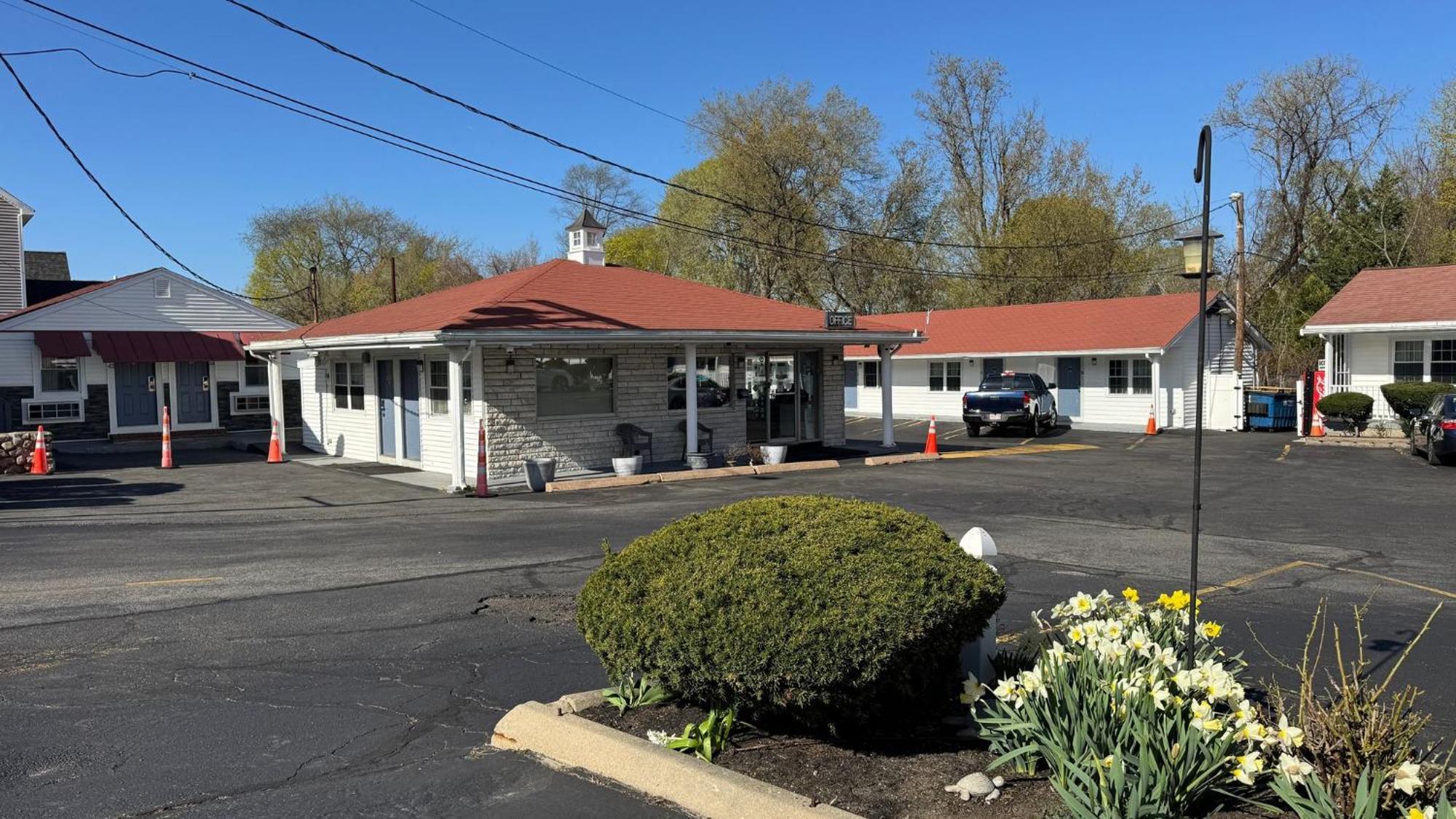 סאוגוס Chisholm'S Motor Inn מראה חיצוני תמונה