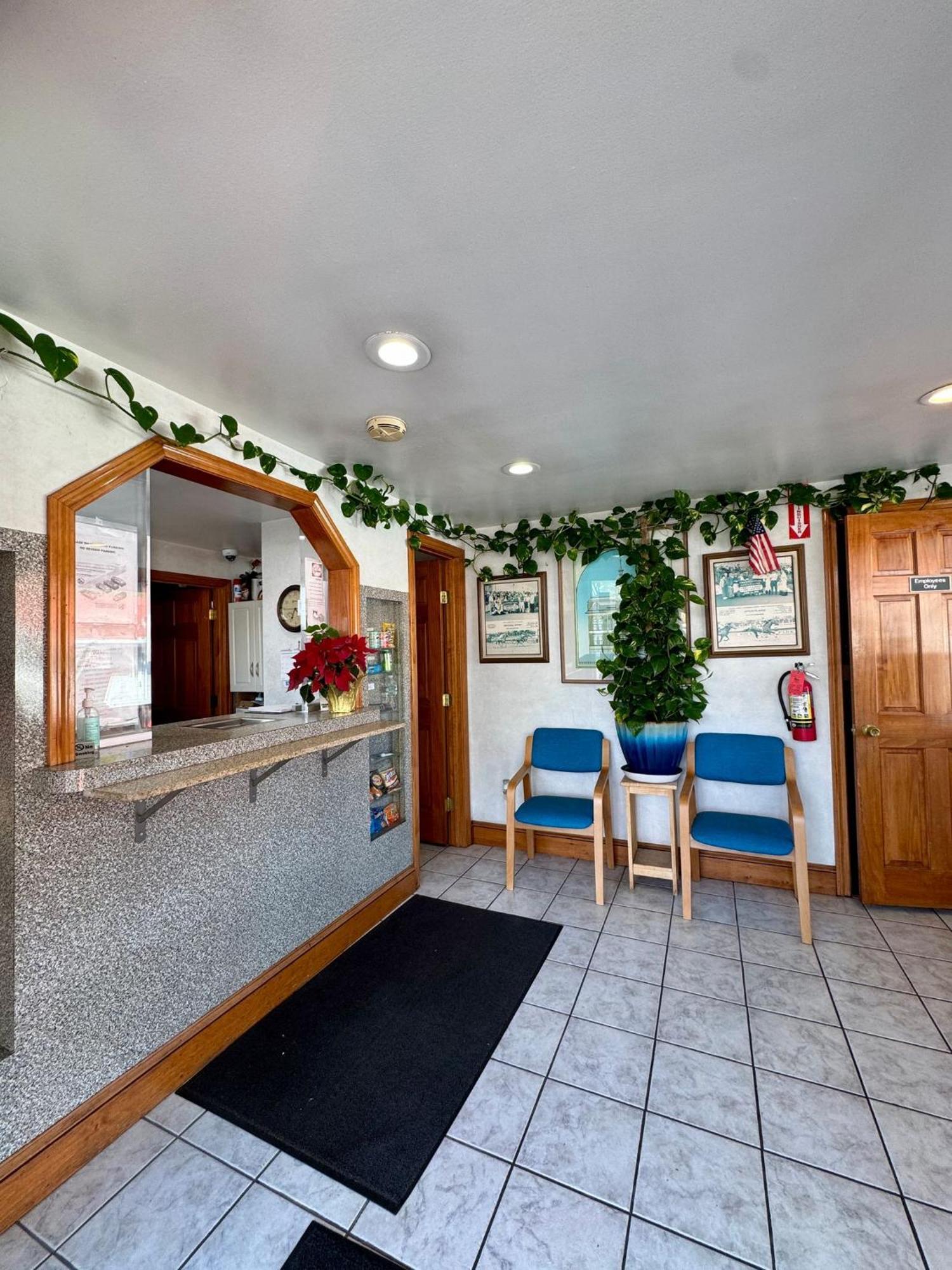 סאוגוס Chisholm'S Motor Inn מראה חיצוני תמונה
