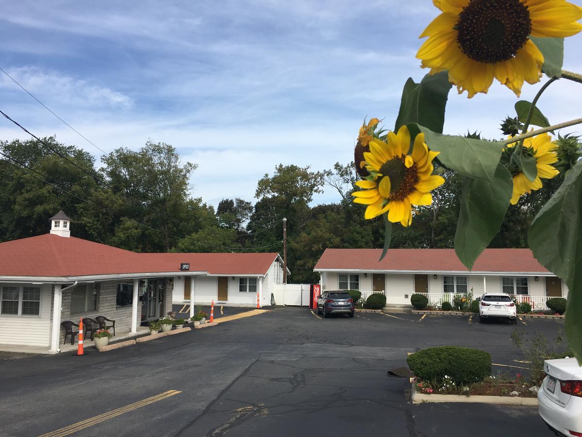 סאוגוס Chisholm'S Motor Inn מראה חיצוני תמונה