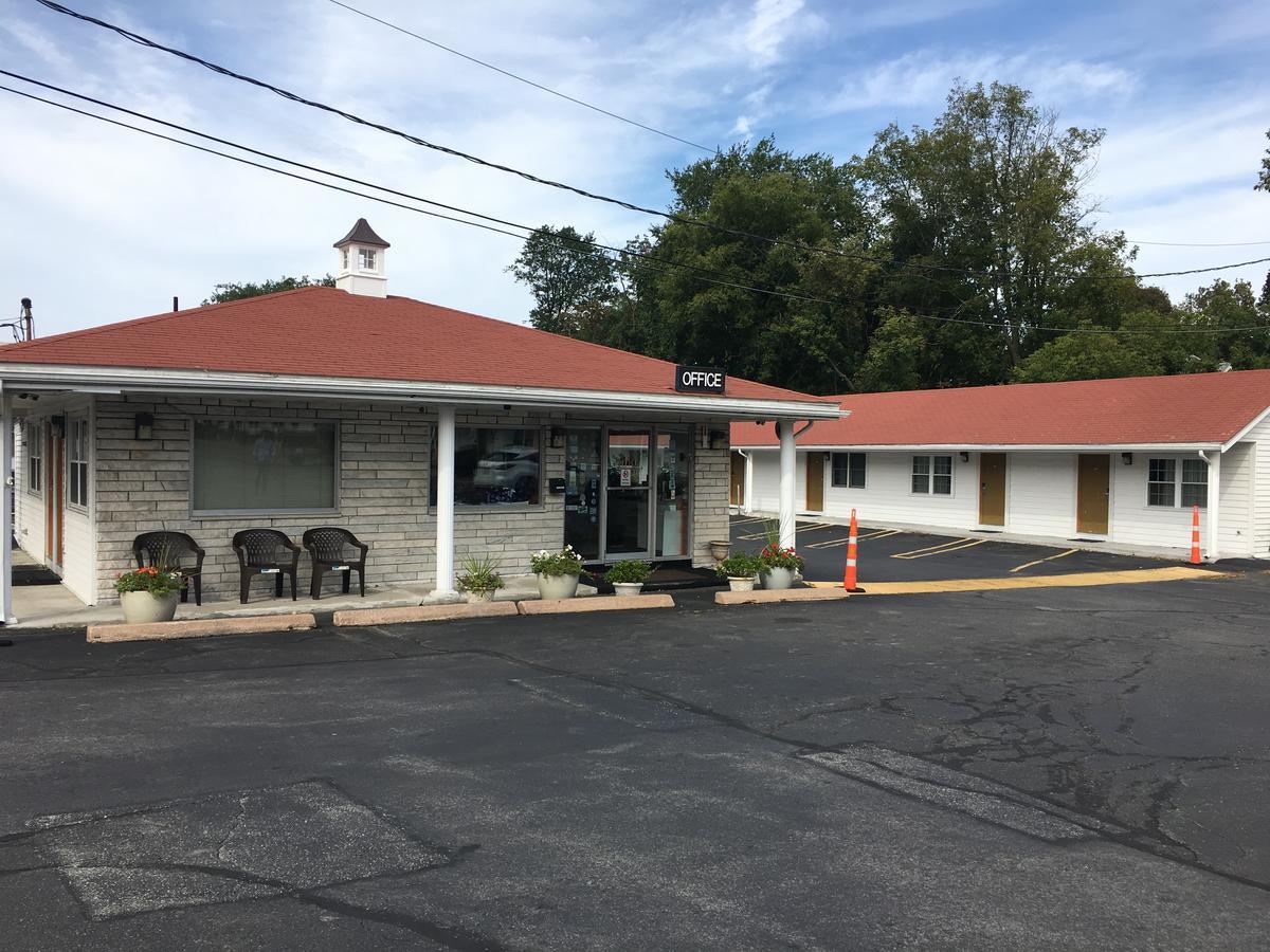 סאוגוס Chisholm'S Motor Inn מראה חיצוני תמונה